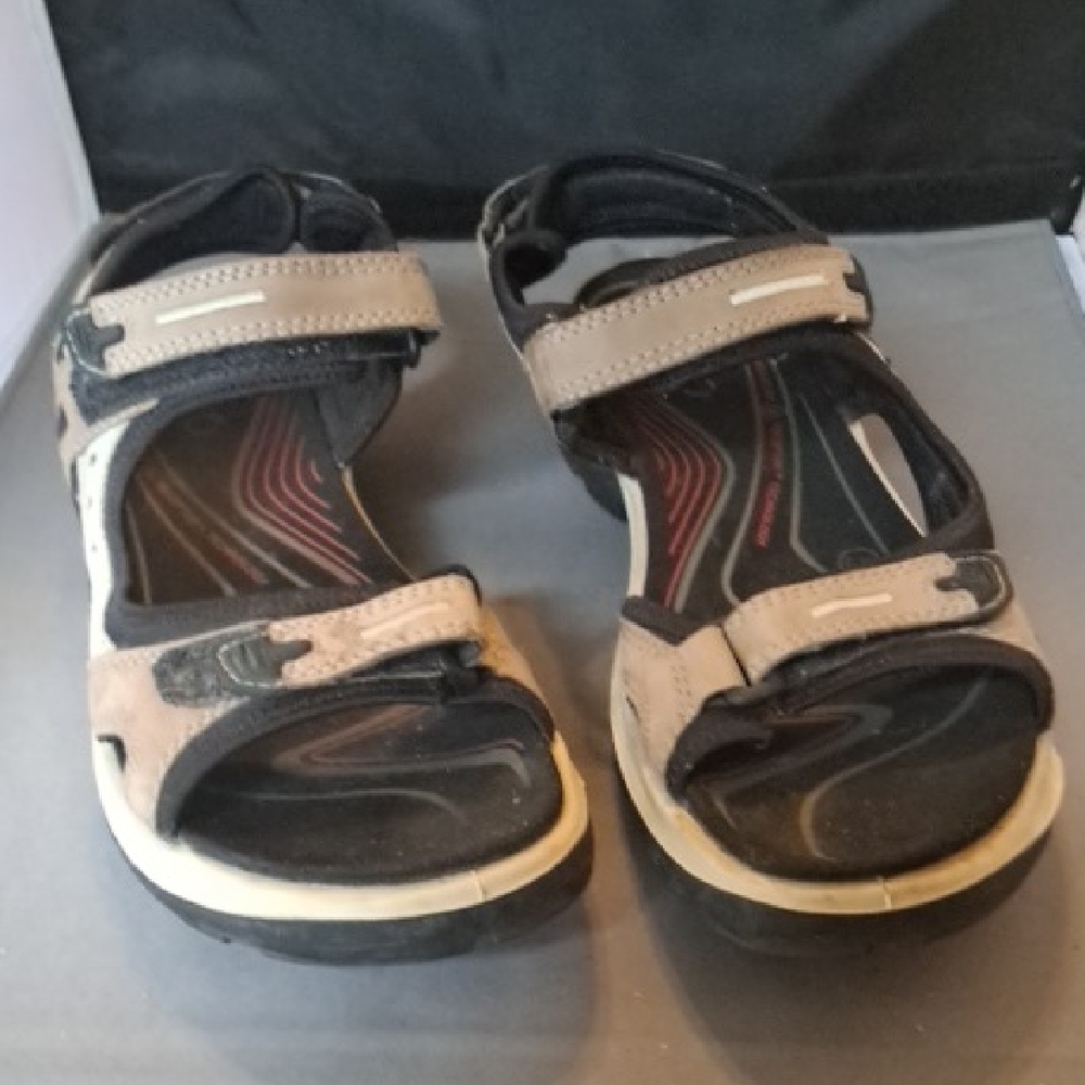 Ecco Kids Sandals in Black and Tan